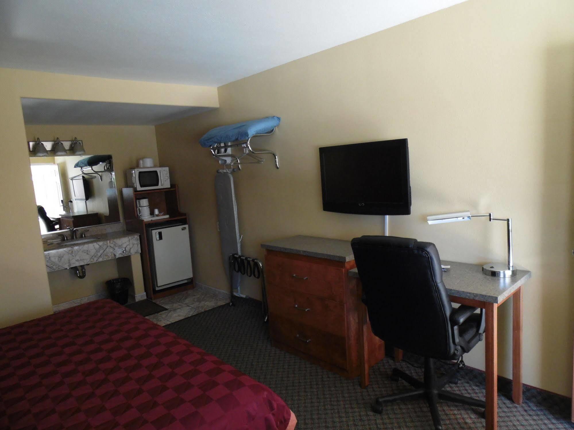 Trails Motel