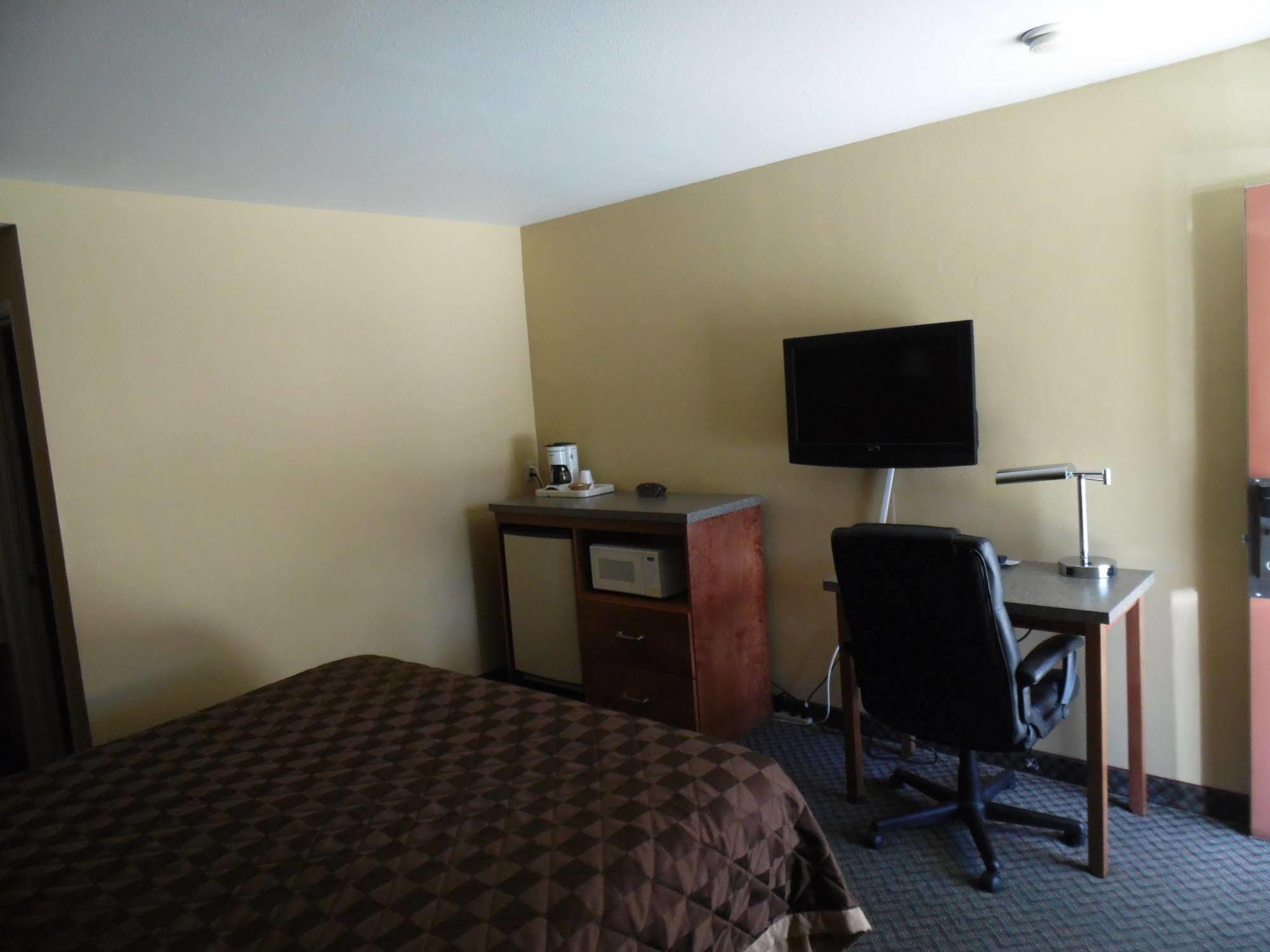 Trails Motel 2*